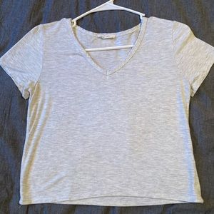 Cropped v-neck t shirt